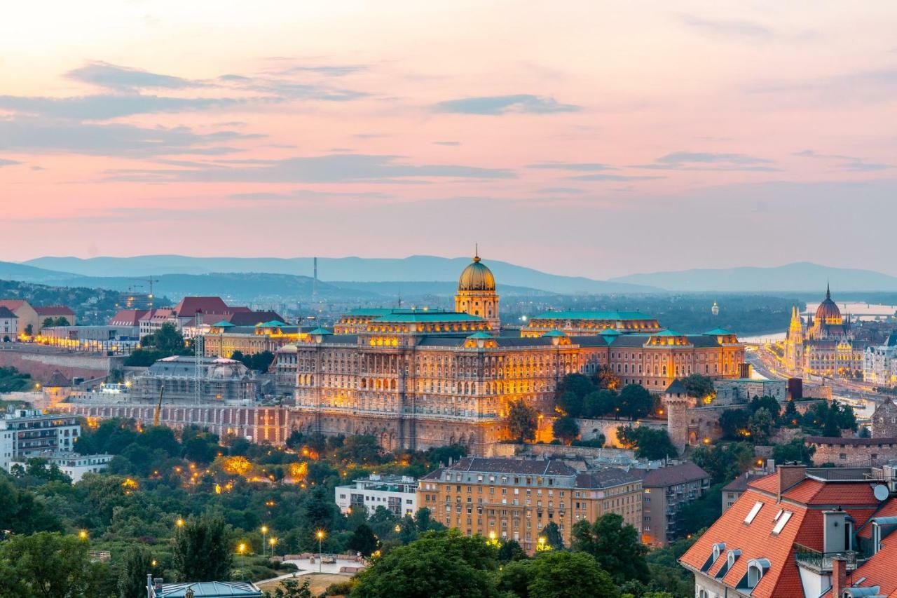 Apartment On Gellert Hill Downtown With Free Garage & Castle View Budapeste Exterior foto